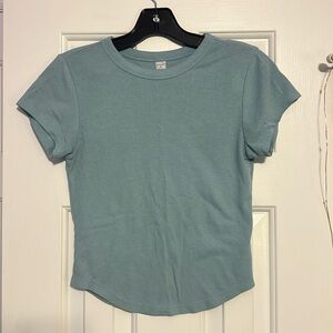 Old navy go dry t-shirt size xs